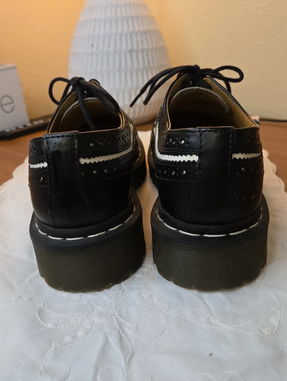 Dr. Martens 3989 Bex Smooth Leather Broque Shoe Black/White Size 8/9W or 7 M